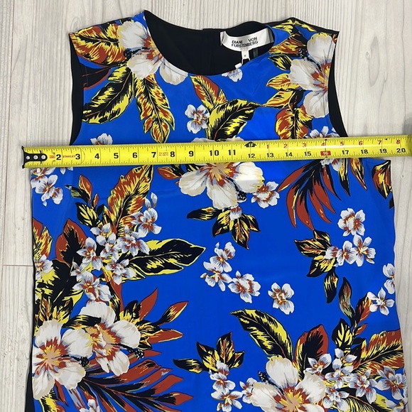 DVF silk top cobalt blue Size M NWT - Picture 8 of 9